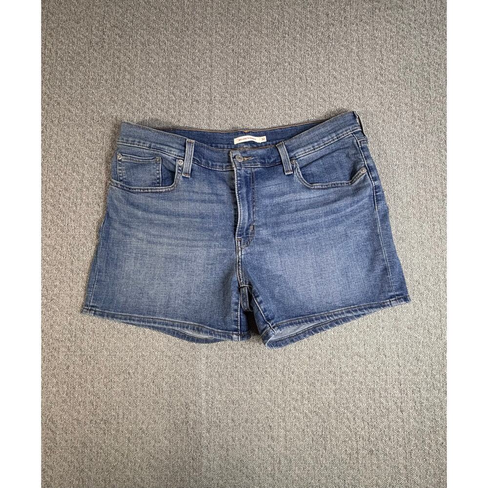 Levi Strauss Women's Mid Length Sz 32 Denim Jean Shorts 4" Inseam